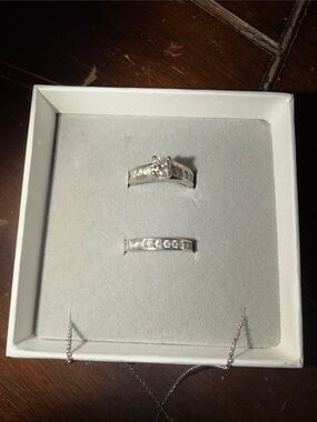 Natural diamonds princess cut, 14 k white gold